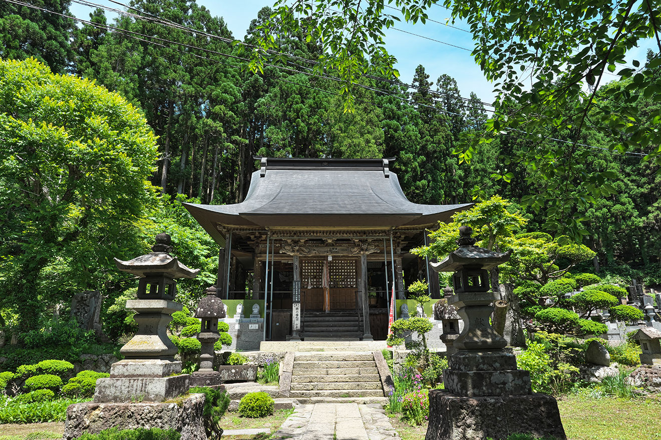 静か さや 岩 に しみ入る 蝉 の 声 意味